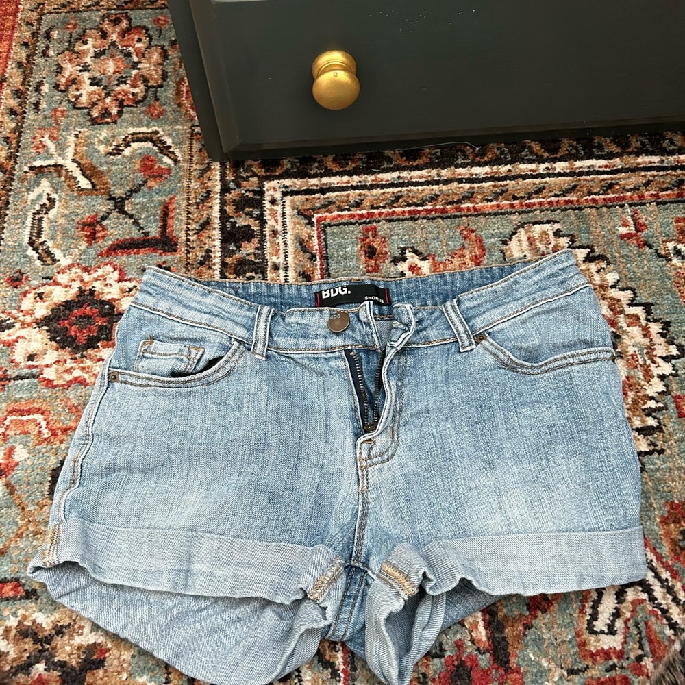 Mid rise shorts